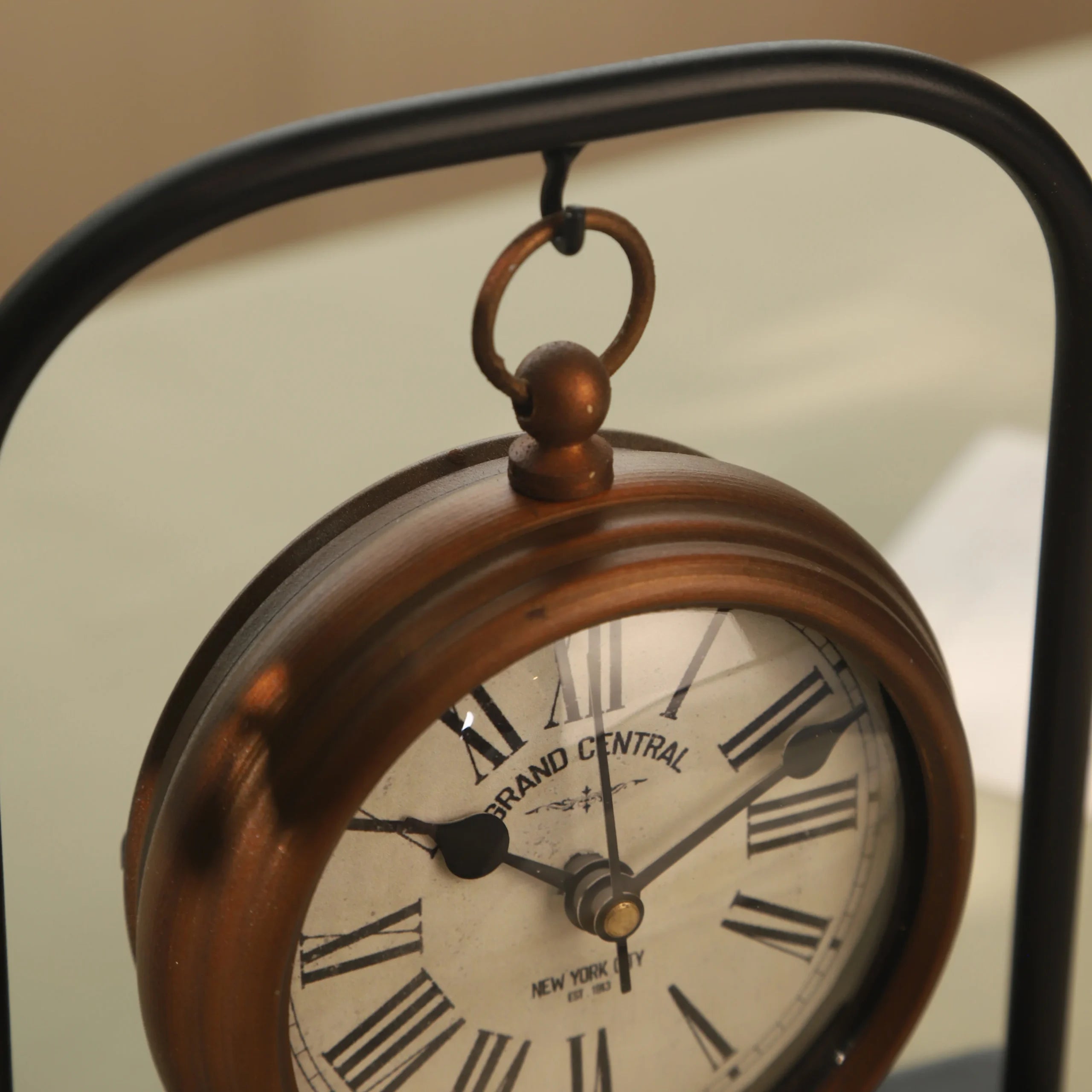 Vintage table clock | Kelsey