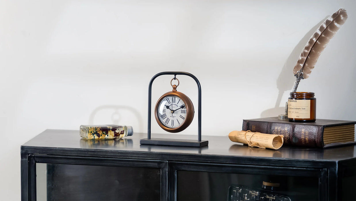 Vintage table clock | Kelsey